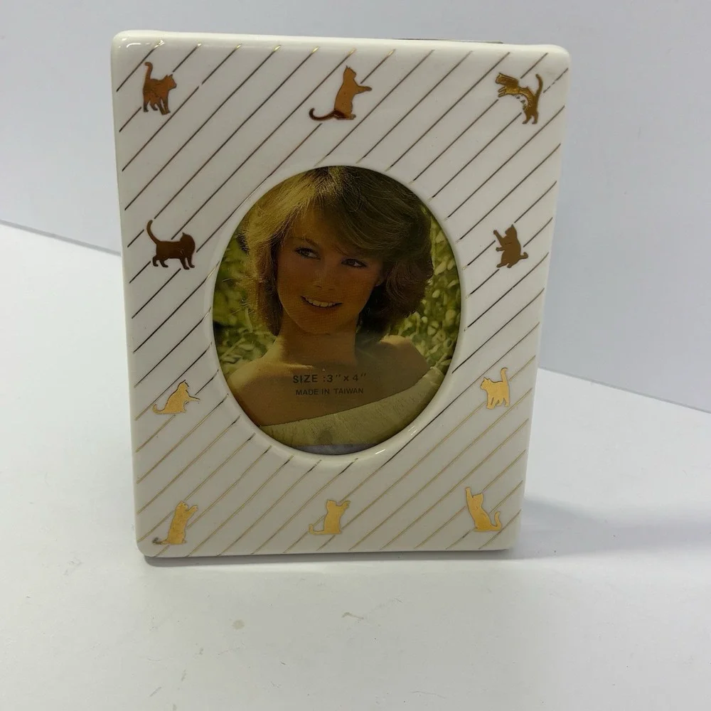 Vintage Gold And White Cat Silhouette Picture Frame 3